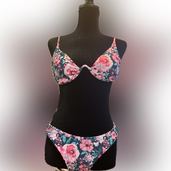 Hazel and olive floral bikini size large - Picture 2 of 3